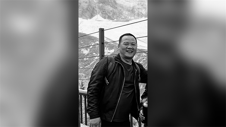 廣東旅瓊遊客 為救助溺水一家三口英勇犧牲