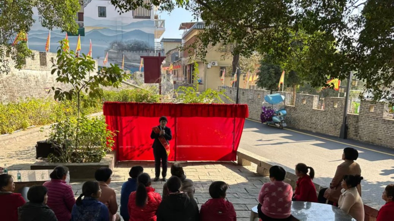 河源龍川：「榕樹下」宣講推動黨的創新理論「飛入尋常百姓家」