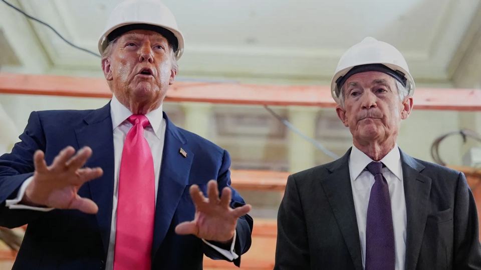 特朗普再次呼籲美聯儲降息 稱考慮對鮑威爾提起訴訟