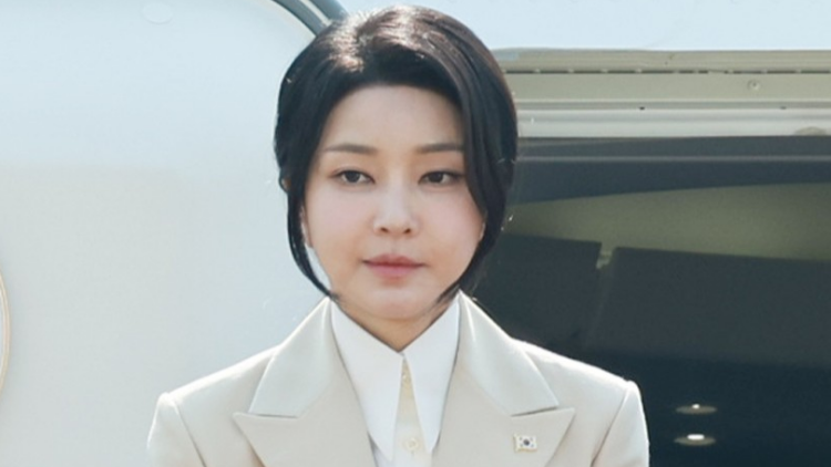 金建希接受韓國特檢組傳喚調查