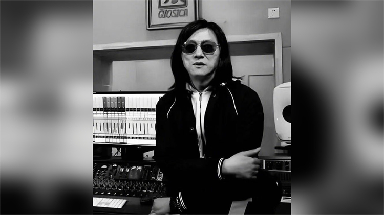 汪峰發文悼念貝斯手韋國勇