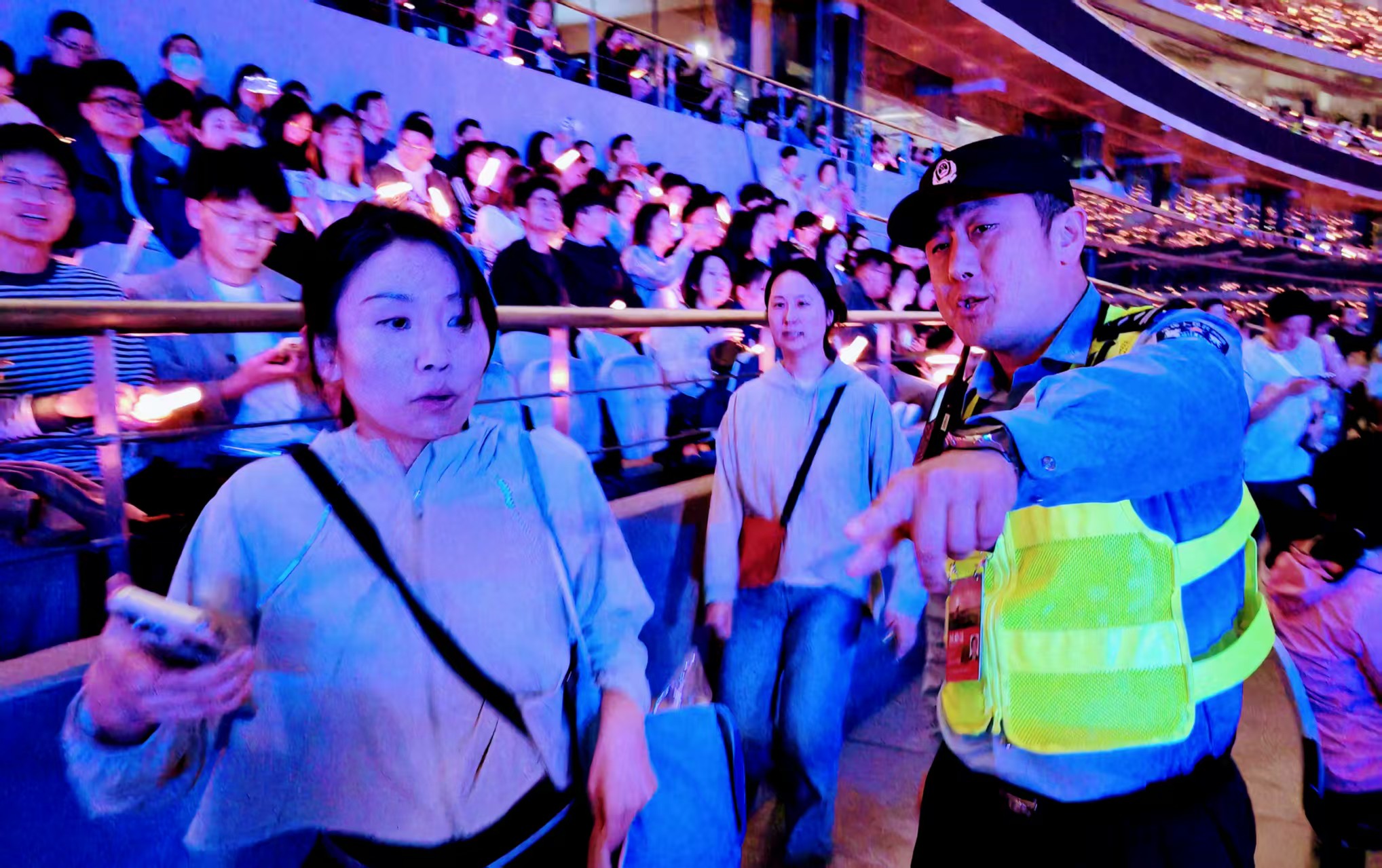 首設「家長等候區」！滬警方秩序與溫度並舉護航演唱會