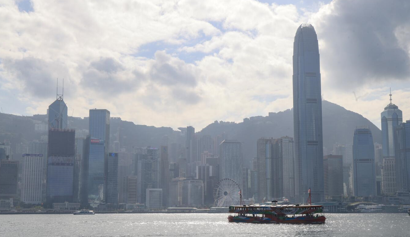 天文台：一號戒備信號會至少維持至今晚8時 熱帶低氣壓進一步遠離本港