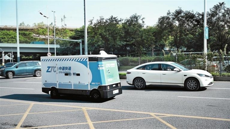 中通快遞在深投用無人車 「最後一公里」配送智能升級