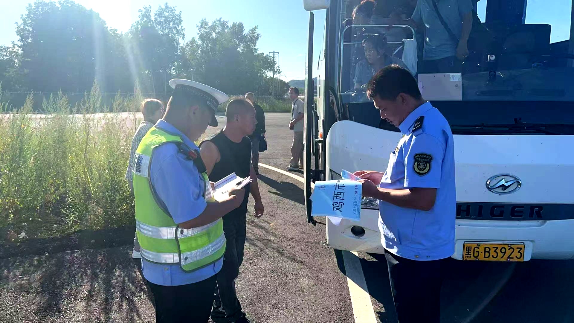 黑龍江饒河縣：「人、車、路」全鏈條守護 為旅途繫緊「安全帶」