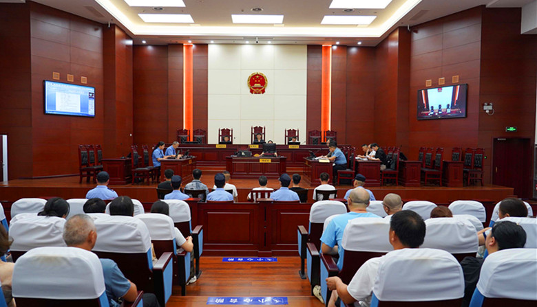 皖屯溪區：假酒案庭審現場成普法課堂