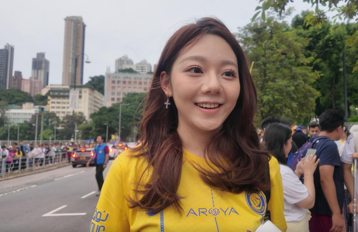 有片丨下午請假從廣州來港 黑龍江G.E.M快閃捧C朗