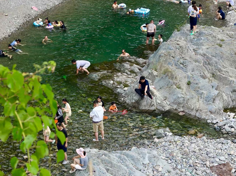 皖休寧藍田鎮：親子遊引爆暑期鄉村熱