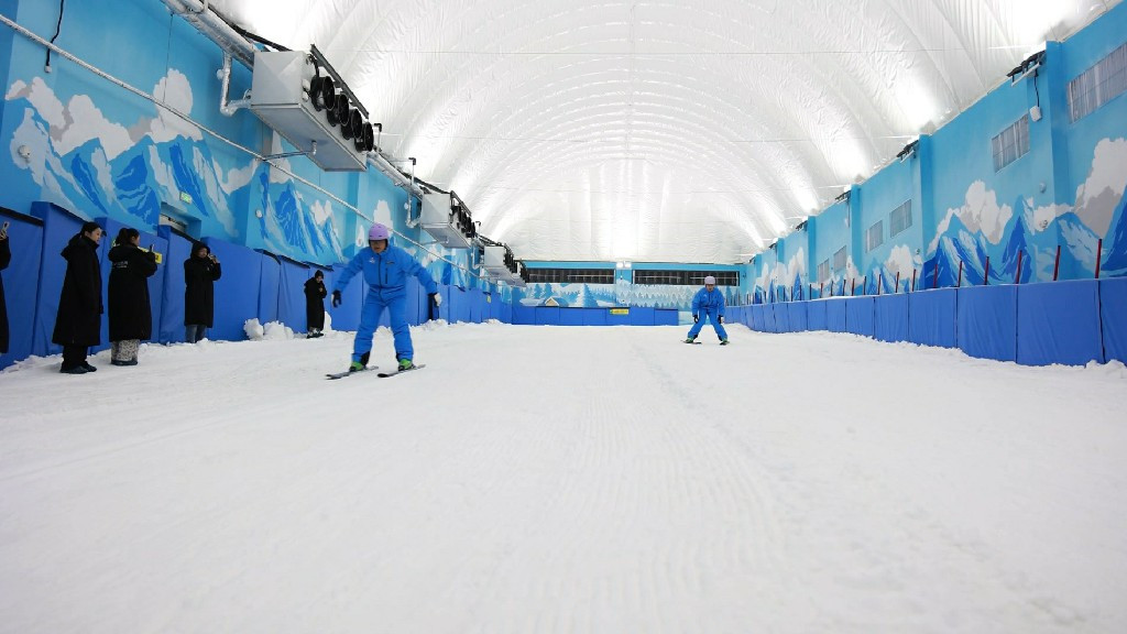 有片|皖南首個室內冰雪綜合體 歙縣九龍潭冰雪世界成避暑熱地