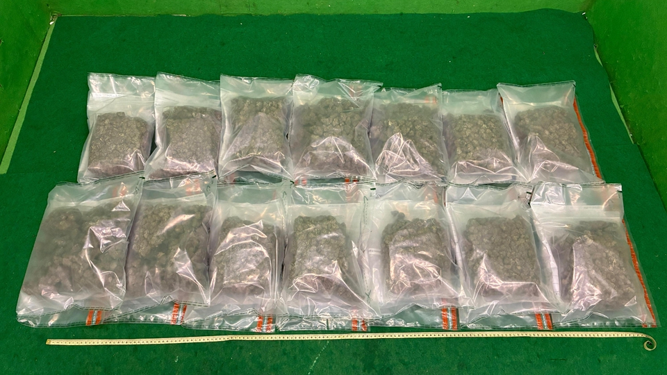 海關機場拘2男 檢獲7公斤大麻花及18公斤氯胺酮 市值990萬元