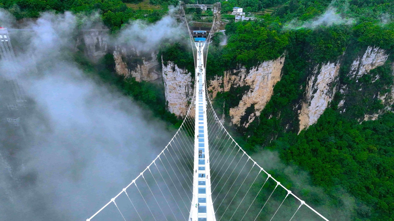 張家界大峽谷景區面向軍人推出專屬免票優惠