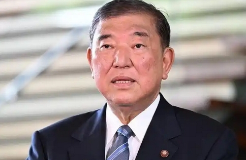 日本首相石破茂因「腿部腫脹」前往醫院就診