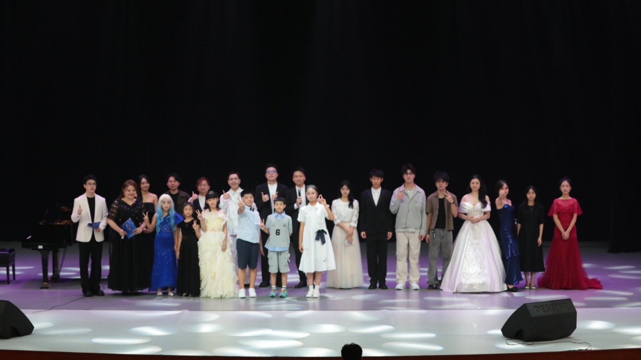 深圳光明區文化館舉辦「四季村晚」首場演出