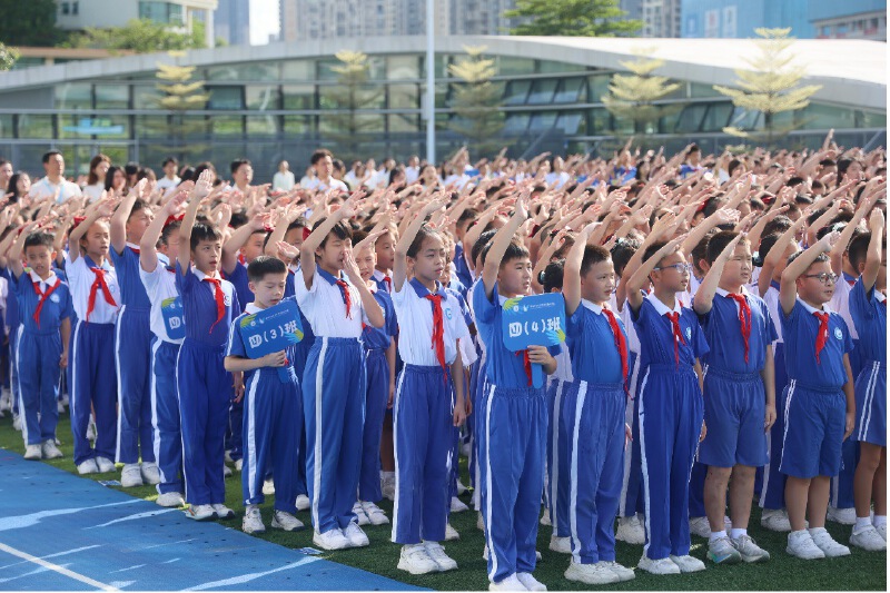 扣好人生第一粒扣子！深圳寶安學子啟航新征程