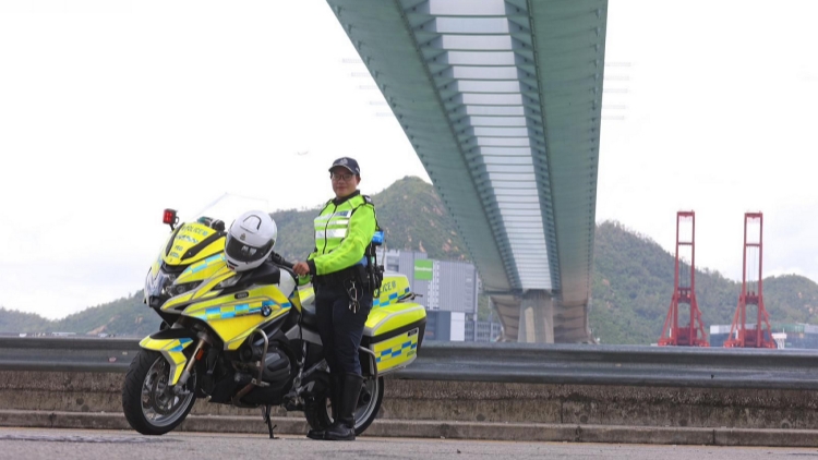 警隊護送組首位女鐵騎警長：以專業速度傳遞人情溫度