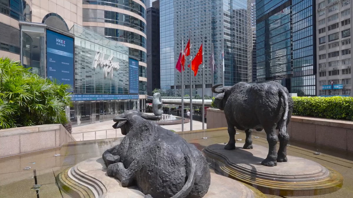 【午市焦點】港股半日升154點 芯片及黃金股造好