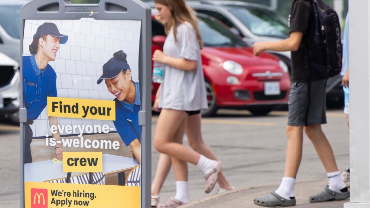 加拿大大幅削減接收外國人數量