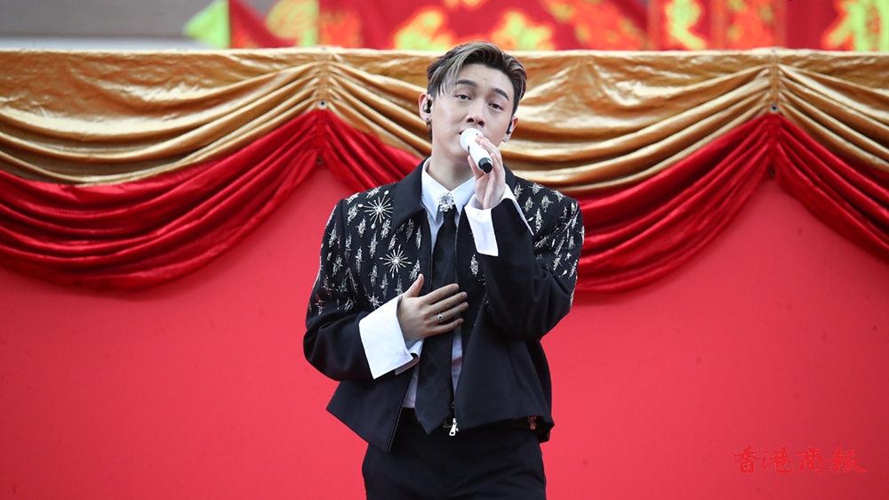 有片丨MC張天賦開鑼日唱熱馬場