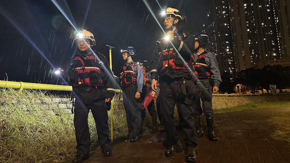 民安隊拯救隊出動巡視鯉魚門三家村等水浸地