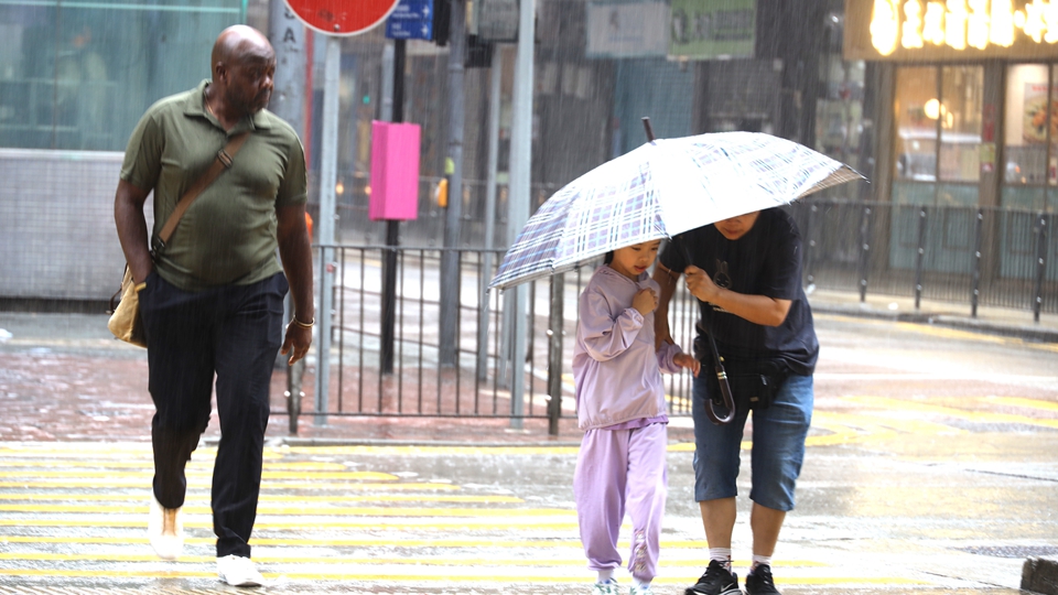 天文台改發三號強風信號