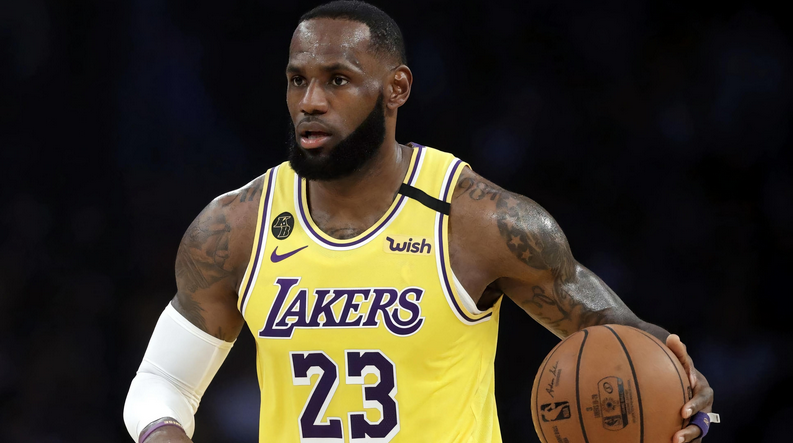 詹姆斯在人民日報發文