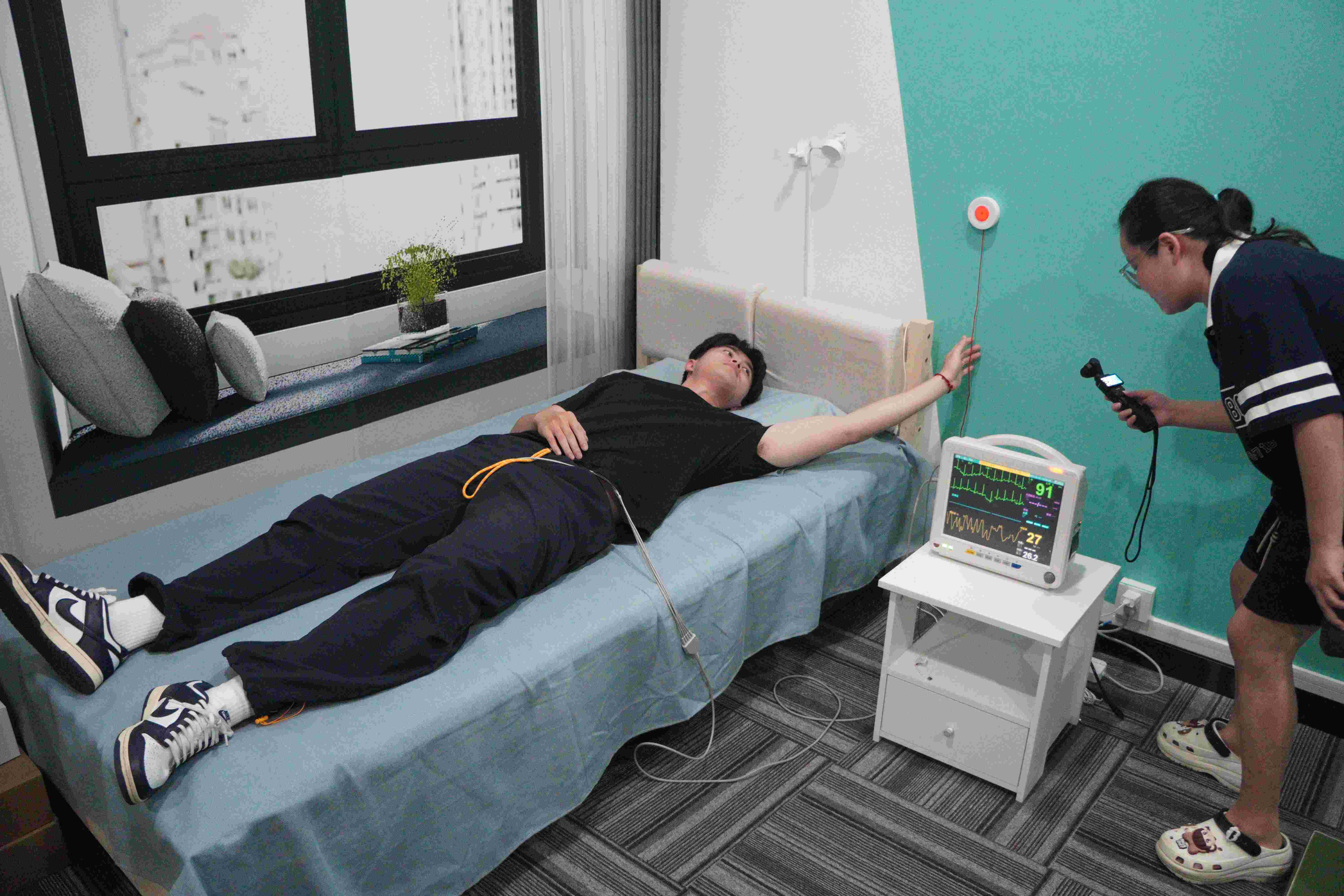 有片丨「科技平權」技術有「溫度」！ 深圳科技企業改寫適老育兒圖景