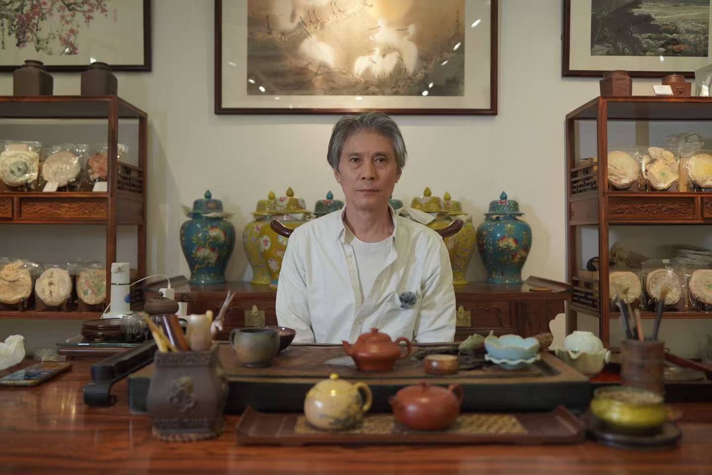 有片 | 匠心無界：黃鈞漢的建築、紅木與油畫三重奏