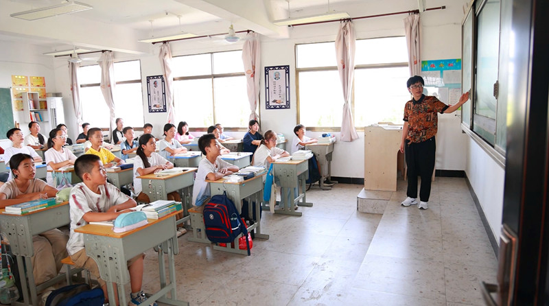 皖歙縣方麗桔：鄉村教育的「點燈人」