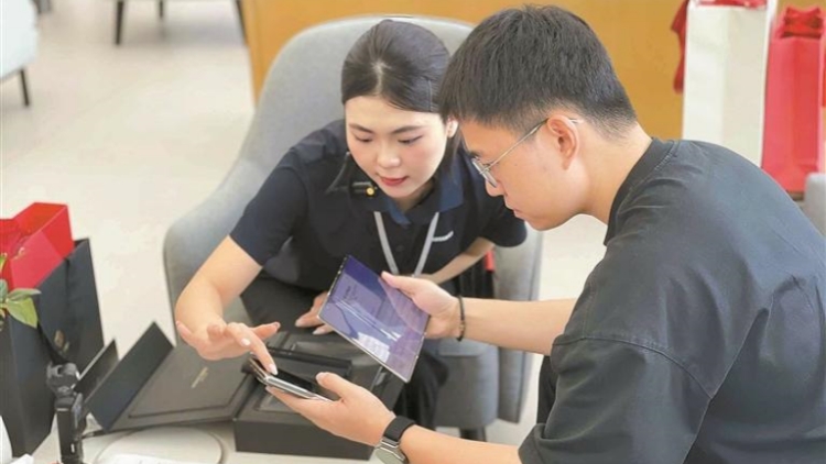 華為Mate XTs非凡大師三摺疊屏手機正式開售