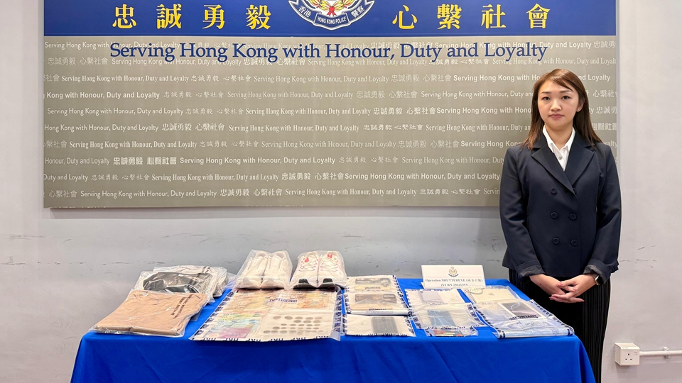 盜竊信用卡於沙田商場購物  警拘6人涉15宗案件