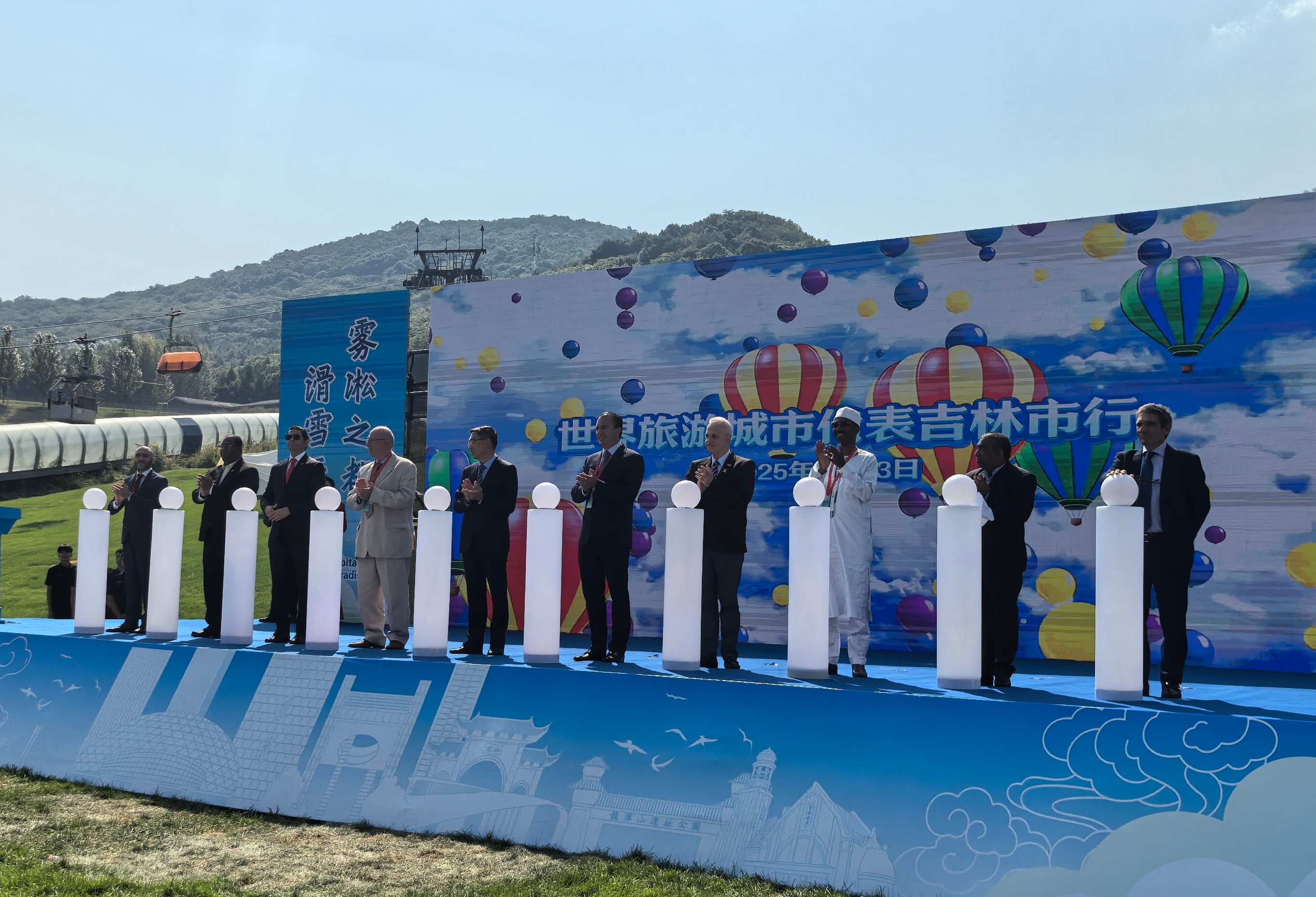 點讚吉林冰雪魅力，願搭兩地旅遊合作之橋——拉脫維亞駐華大使出席「世界旅遊城市代表吉林市行」活動時接受香港商報記者獨家專訪