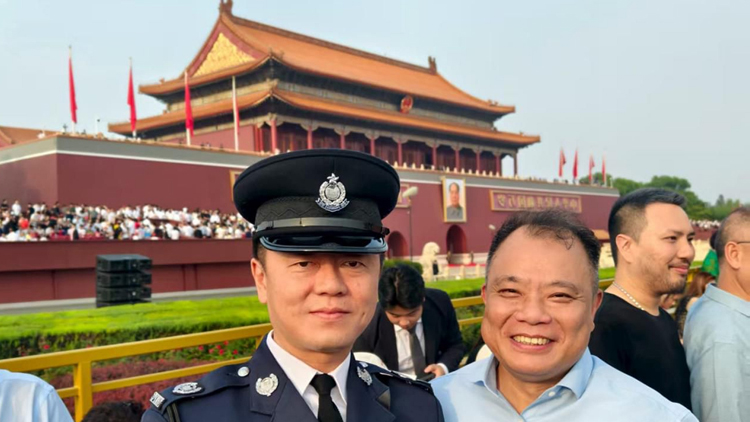 「70後」與「00後」共同見證閱兵 愛國情薪火相傳