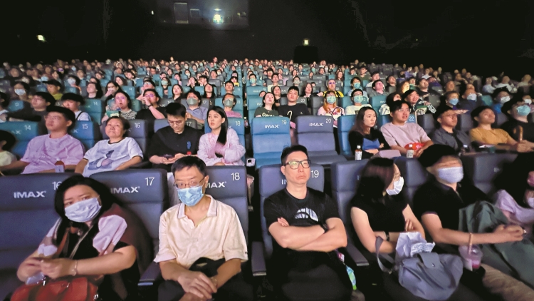 官民攜手籌備多項活動賀國慶：半價睇戲、煙花匯演、免費搭電車小輪……