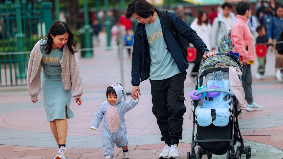 施政報告2025｜推出「組合拳」措施鼓勵生育 初生子女首2年享額外免稅額