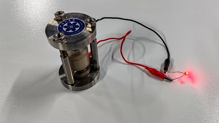 中國科學家成功開發出首例氫負離子原型電池