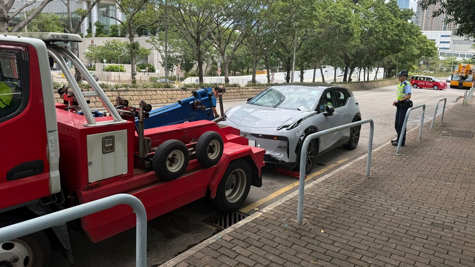 警方油尖打擊違例泊車 發943張告票 拘捕非華裔男子