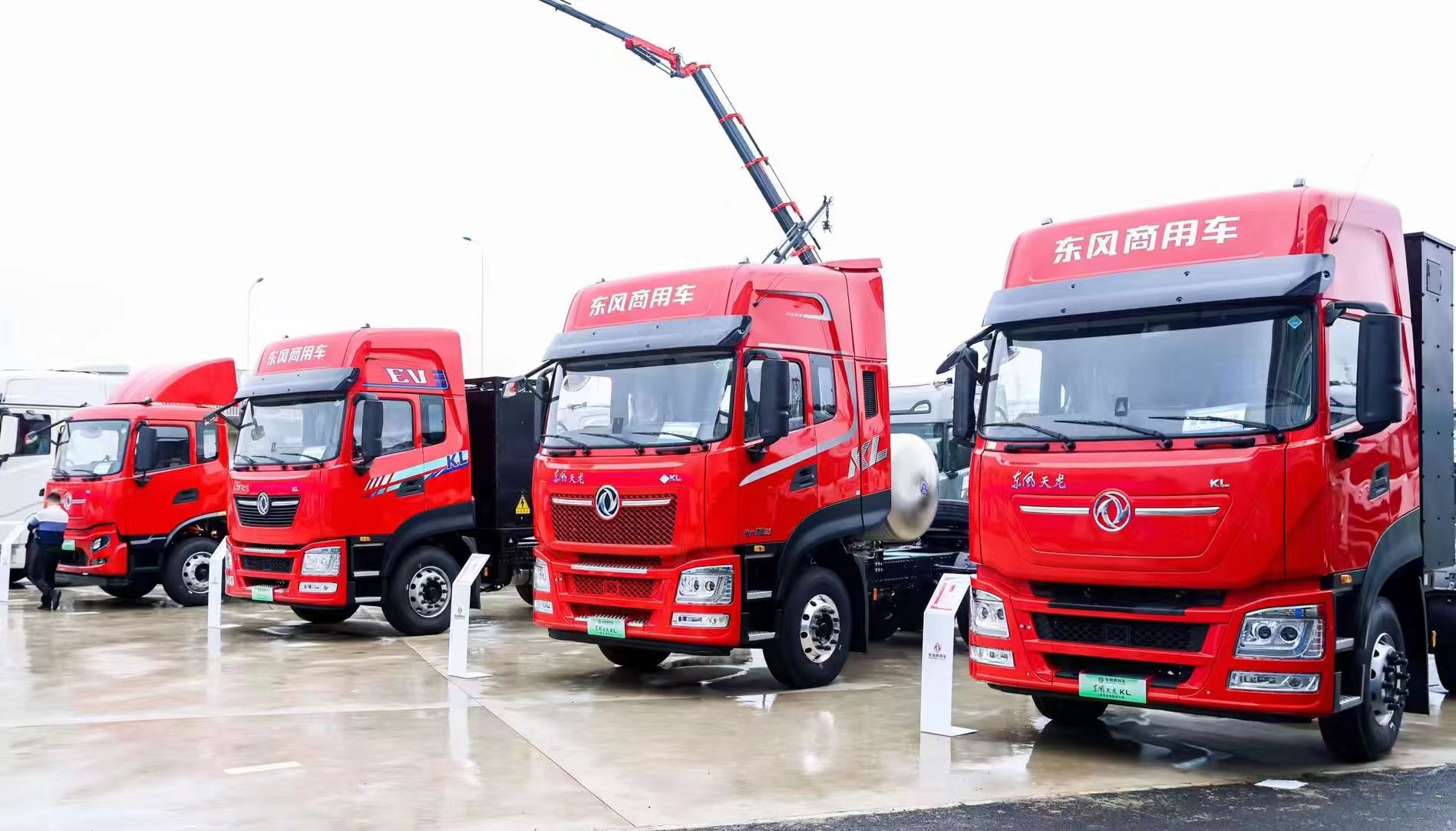 2025新能源汽車零部件交易會在湖北十堰開幕