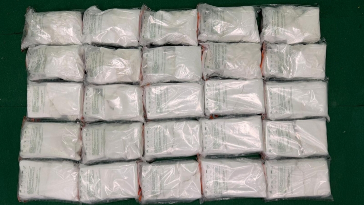 海關機場偵破4宗旅客運毒案 拘4女檢3000萬元毒品