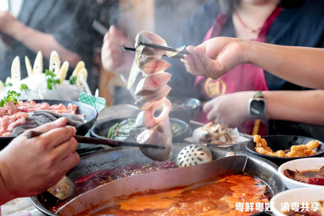     「鮮辣CP」火出圈  粵海鮮涮進重慶火鍋