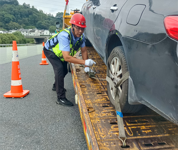 徽杭高速施拖吊免費新政  長三角交通服務協同發展再「提速」