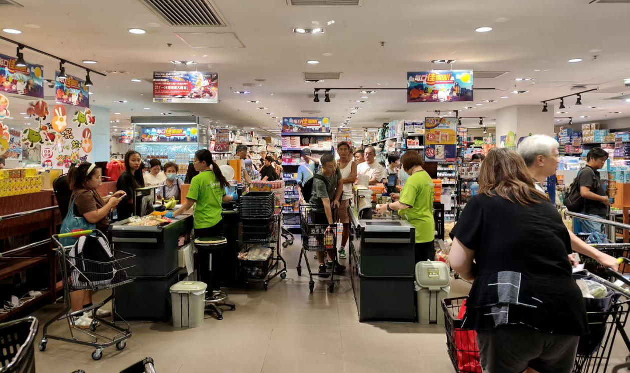 有片｜超強颱風「樺加沙」逼近香港 何毅淦稱杏花邨居民必定提前準備