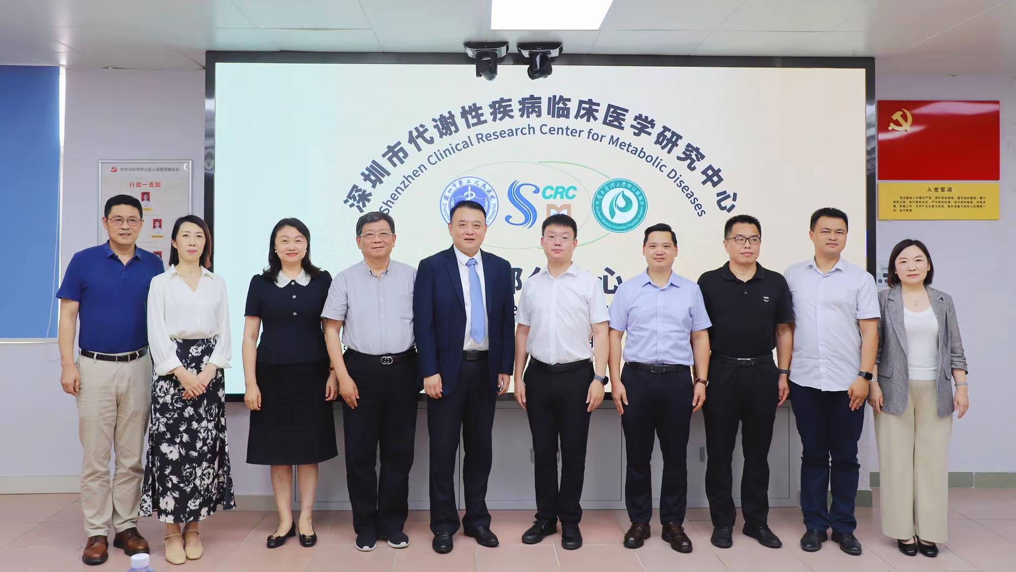 仁心仁術鑄醫魂，履職盡責顯擔當——記深圳市坪山區人民醫院內分泌與代謝病科主任馮琨