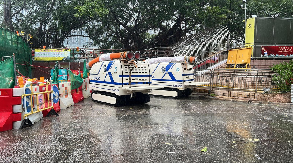 渠務署動員200隊緊急應變隊伍 排水機械人完成6宗水浸