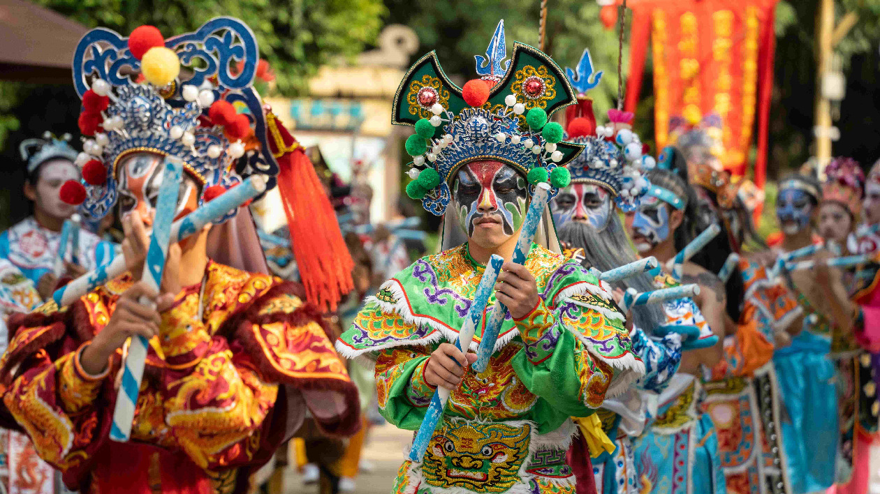 非遺英歌舞、南越火秀等五大主題秀亮相廣州融創樂園，打造國慶文旅新場景