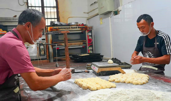 皖黟縣：糕點工坊生產旺  傳統工藝受青睞