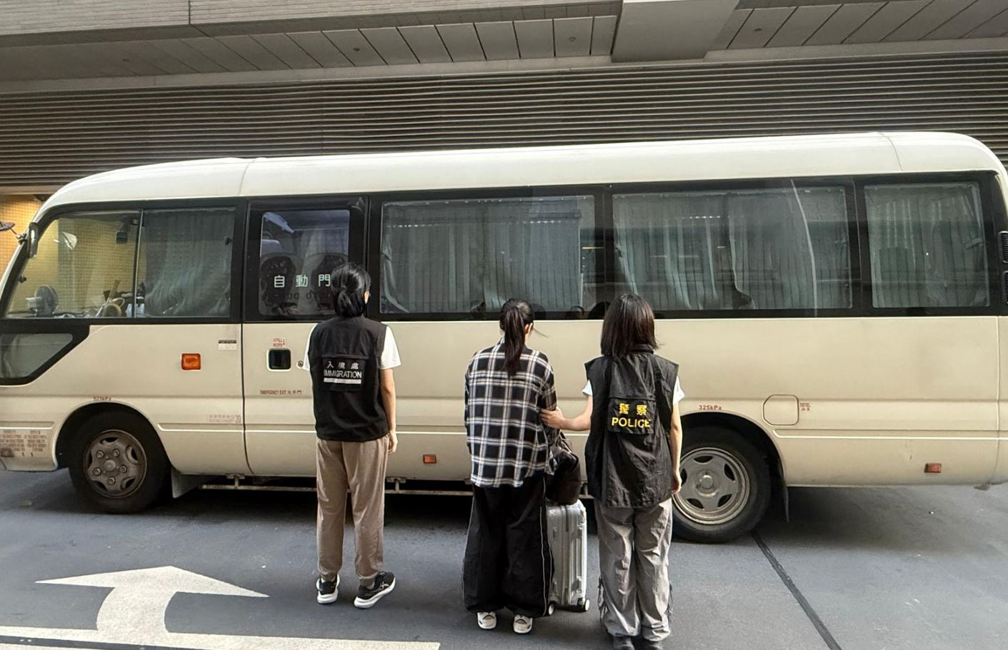 警方灣仔掃黃拘捕6名男女