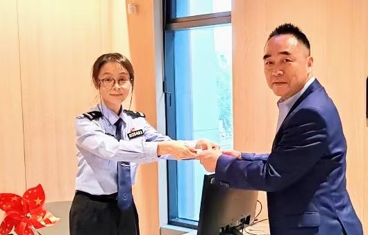 上海首證長寧頒出！律所聘外籍人才實現制度性突破