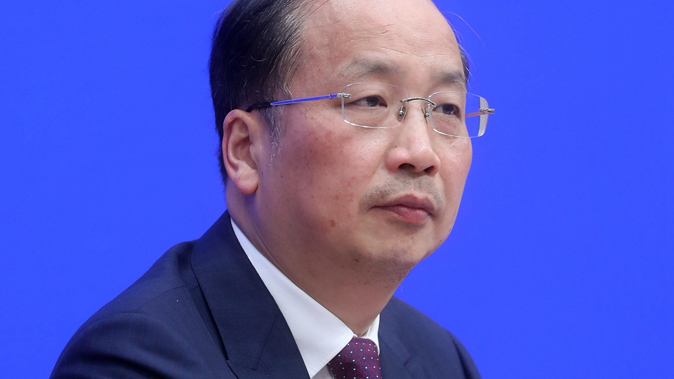 易會滿被免職及撤銷委員資格決定