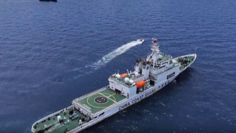 中國海警位黃岩島領海及周邊區域開展執法巡查