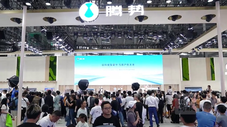 有片｜深圳國際汽車展覽會：騰勢N8L受關注 預售訂單表現亮眼